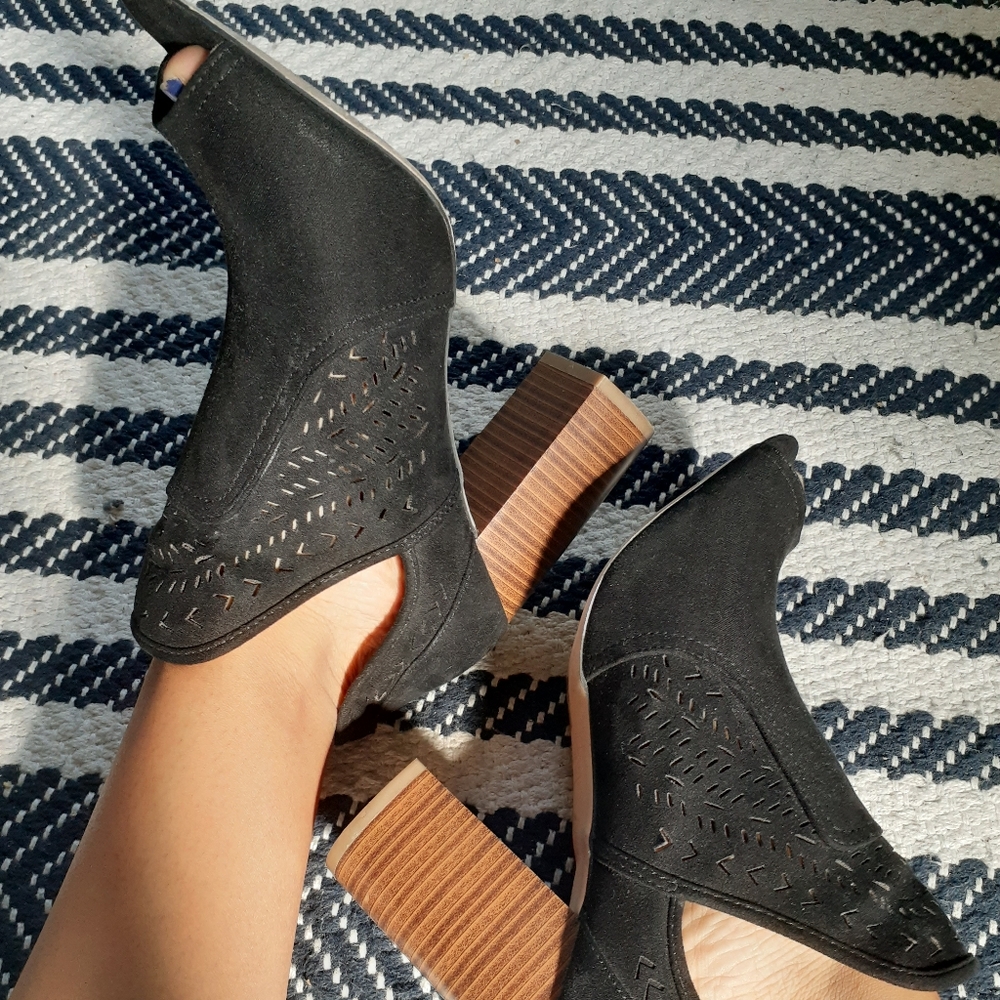 Fergalicious black chunky heel